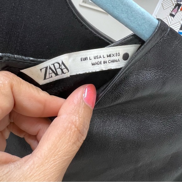 Zara Bloggers Favorite Black Faux Leather Draped Midi Dress Size L - Picture 11 of 16